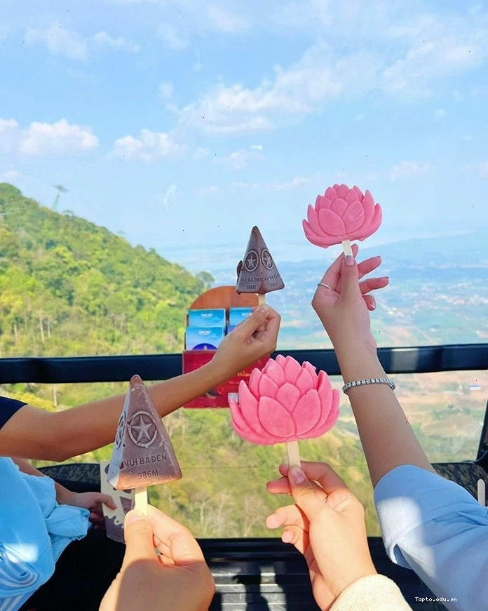 So sánh các loại vé cáp treo Núi Bà Đen