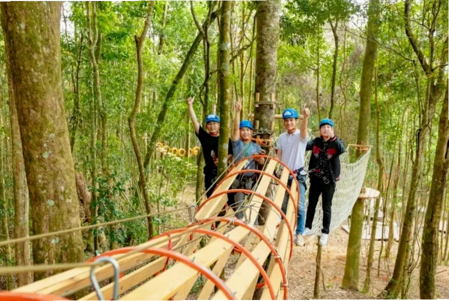 Tham gia các trò chơi cùng bạn bè đầy phấn khích