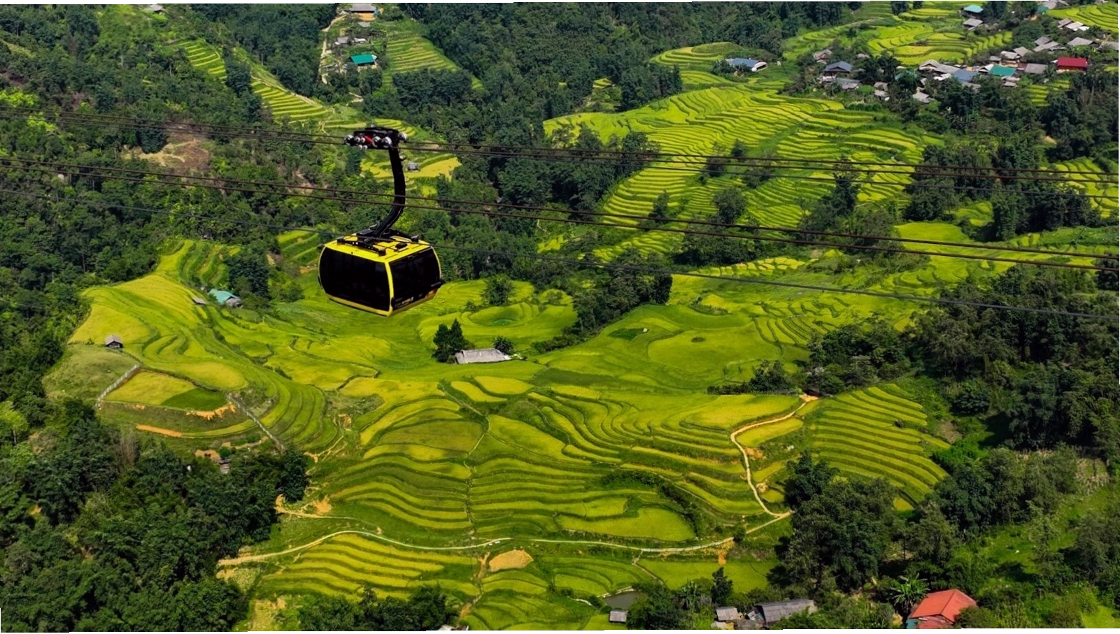 Toàn cảnh Núi Bà Đen từ xa với vẻ đẹp hùng vĩ và bao la