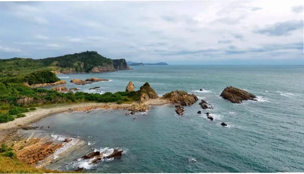 Vẻ đẹp thơ mộng của bãi Vàn Chảy trên đảo Cô Tô