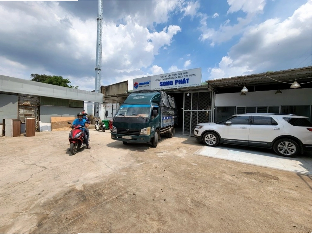 Xưởng sản xuất nội thất quy mô lớn tại Quận 12