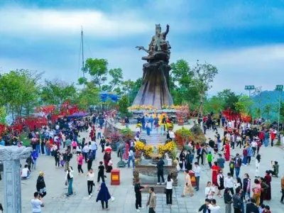 Trải nghiệm không khí sôi động tại Lễ hội Gióng hàng năm