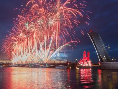 Khám phá lễ hội White Nights nổi tiếng St Petersburg