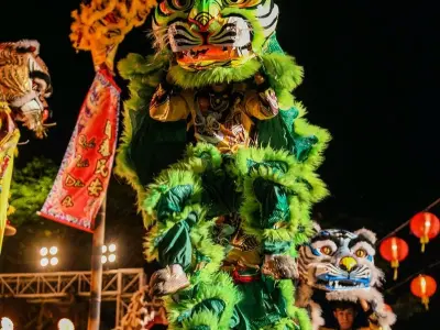 Hồn dân tộc qua từng động tác múa lân sư rồng truyền thống