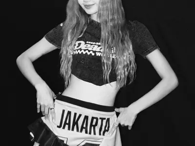 Bộ ảnh Lisa cực phẩm làm fan Blackpink đứng ngồi không yên