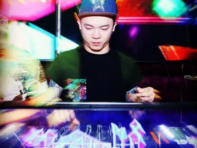 Ngắm trọn bộ ảnh DJ Tommy quyến rũ và đầy lôi cuốn