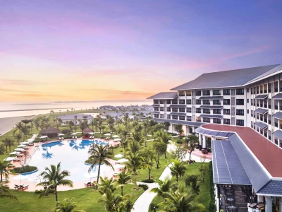 Biển Cửa Hội: Khám phá vẻ đẹp hoang sơ và trải nghiệm hấp dẫn
