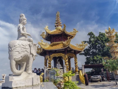 Khám phá Núi Châu Thới Bình Dương điểm đến tâm linh và lịch sử