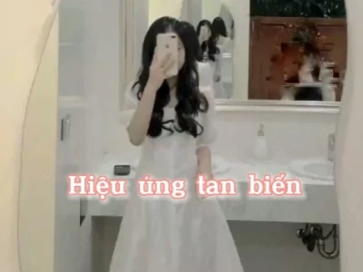 Meme Tan Biến: Khi Bạn Muốn Vô Hình Trong Tình Huống Khó Xử
